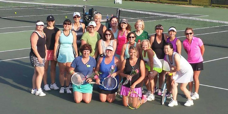 Play on the best paddle courts