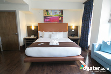 DoubleTree by Hilton The Tudor Arms Hotel